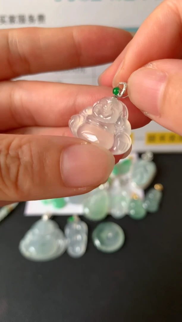 颈饰18K金镶嵌翡翠40~