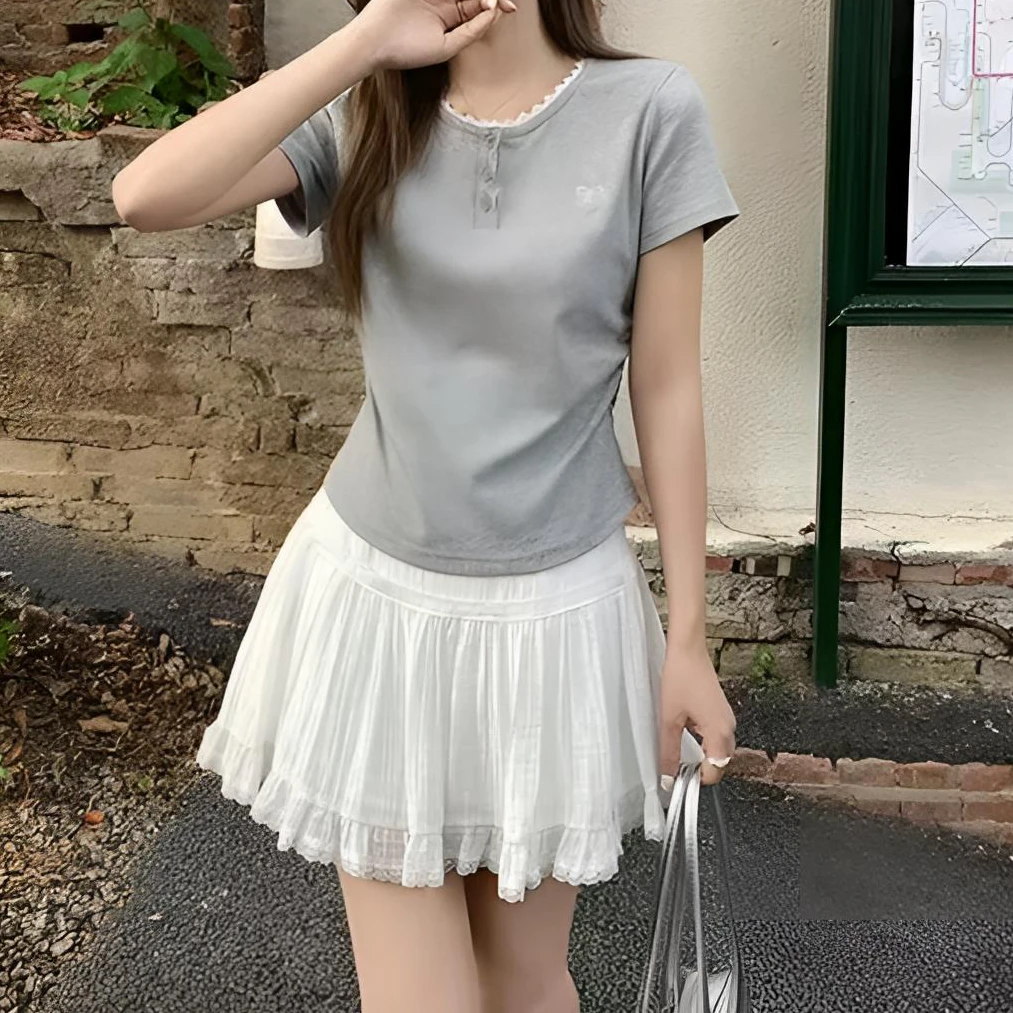 新款灰色蕾丝花边短袖百搭T恤女夏季褶皱收腰显瘦正肩短袖上衣