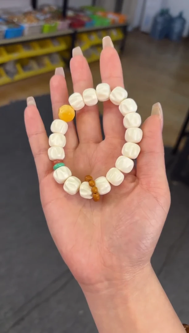 【闪购商品】石英质玉（黄龙玉）手链未镶嵌百香籽牛骨黄龙玉