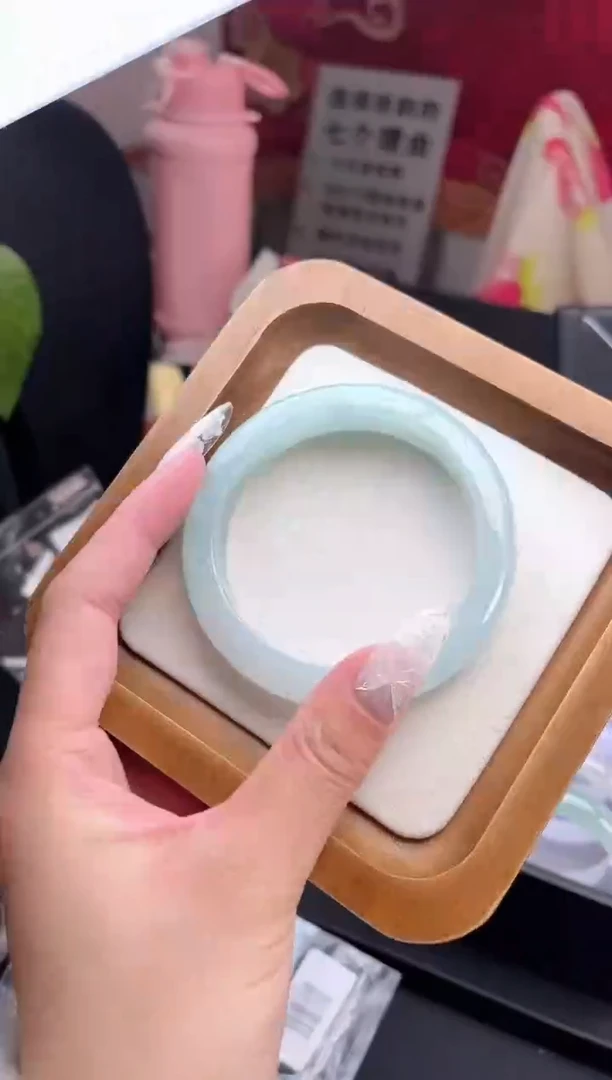 【闪购商品】翡翠手镯未镶嵌手镯