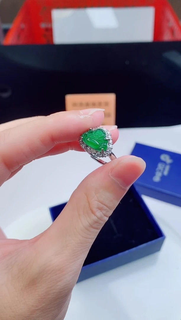 颈饰未镶嵌翡翠    ·