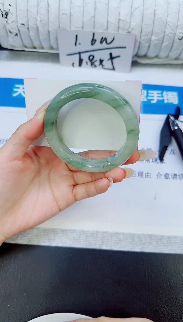 未镶嵌手镯石英质玉102/55.2