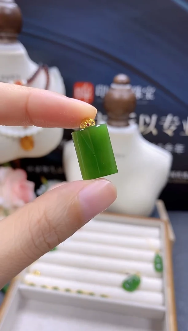 和田玉18K金镶嵌颈饰cg