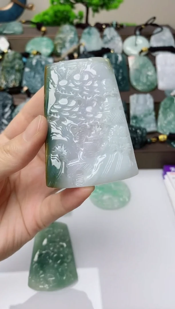 翡翠未镶嵌颈饰