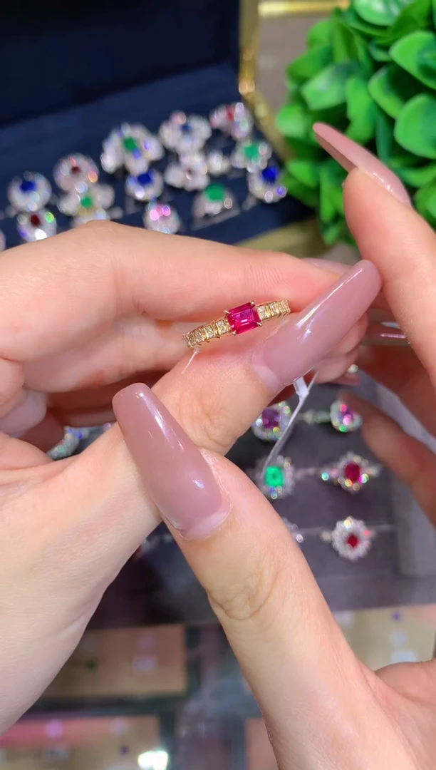 18K金镶嵌戒指红宝石0.53ct无烧