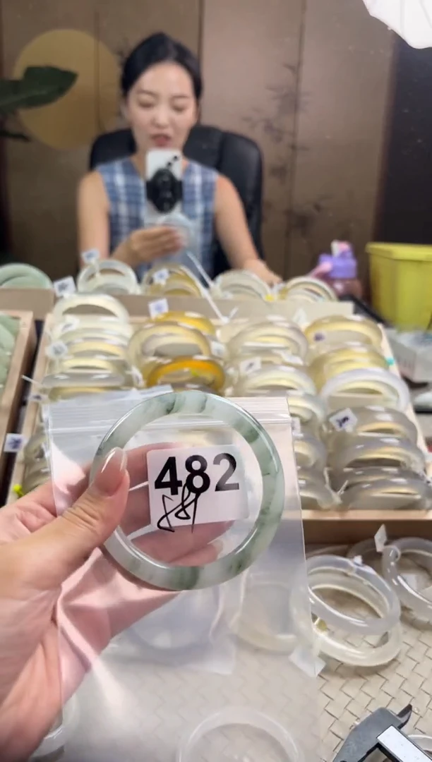 手镯玛瑙/玉髓未镶嵌天山翠默认微抠482