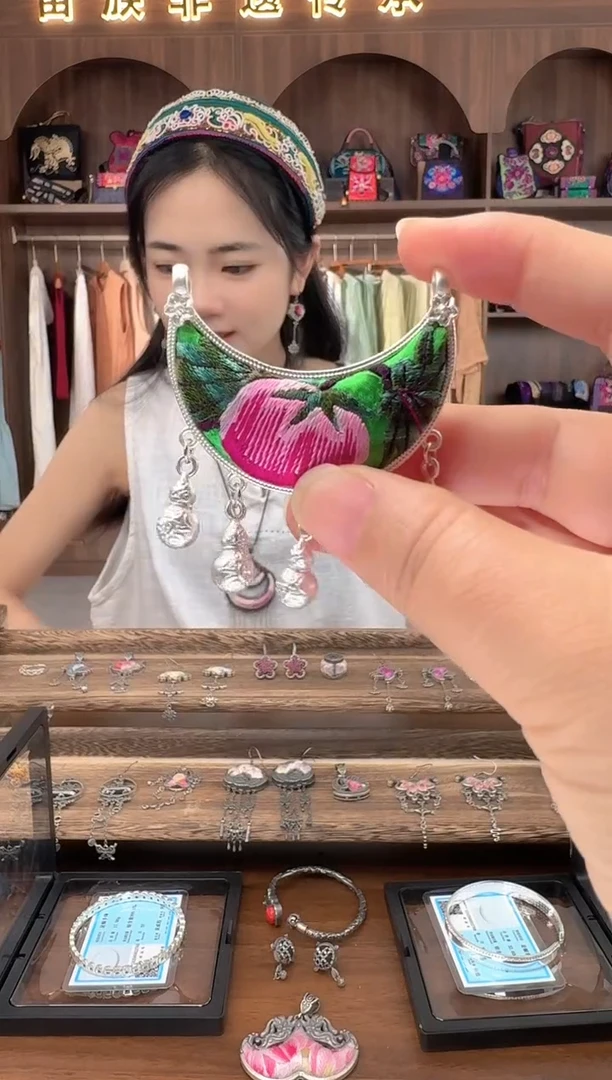 织绣妞*妞扶光苗绣传承11
