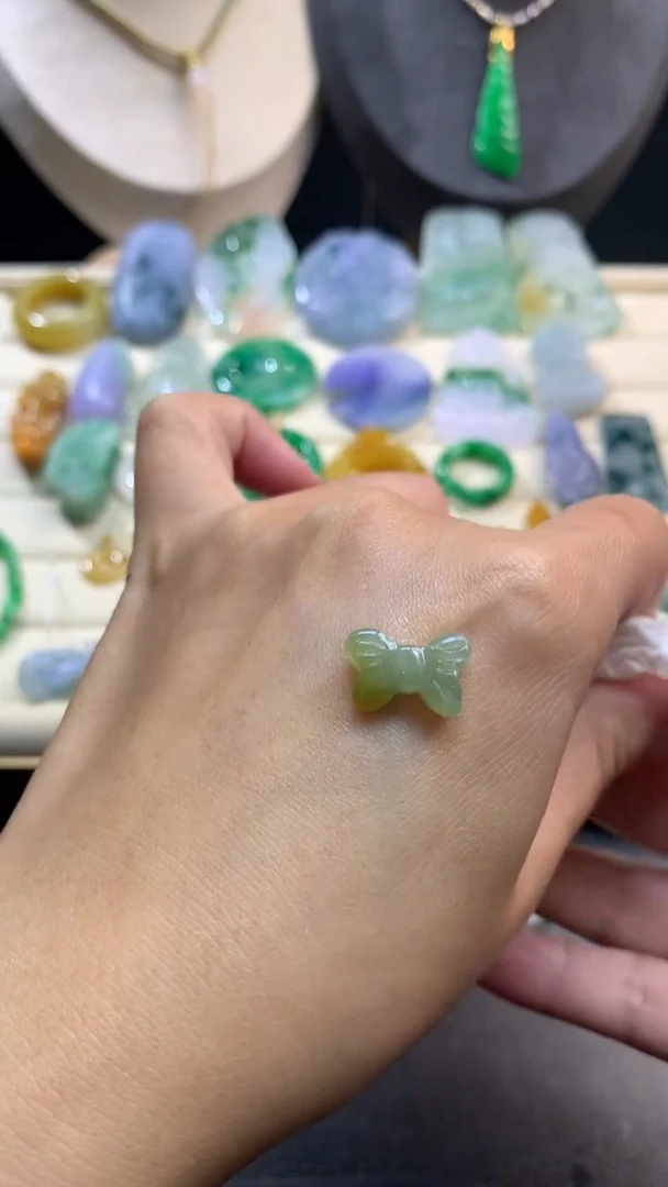 【闪购商品】定制翡翠未镶嵌翡翠