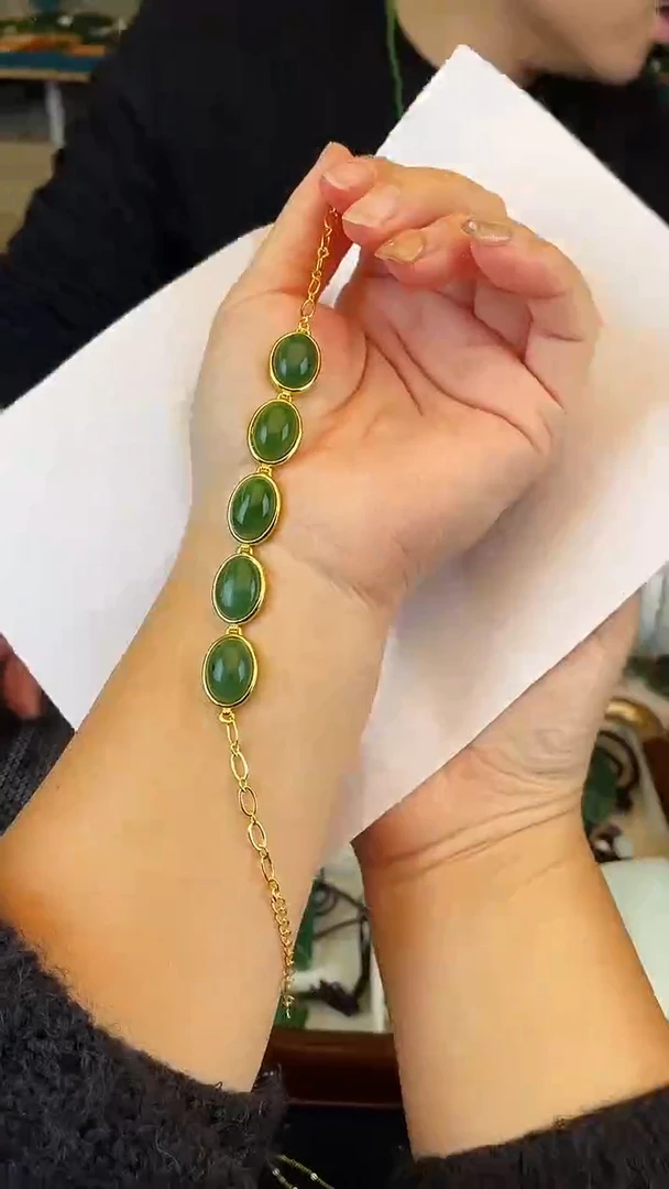 未镶嵌手串和田玉鸽子蛋