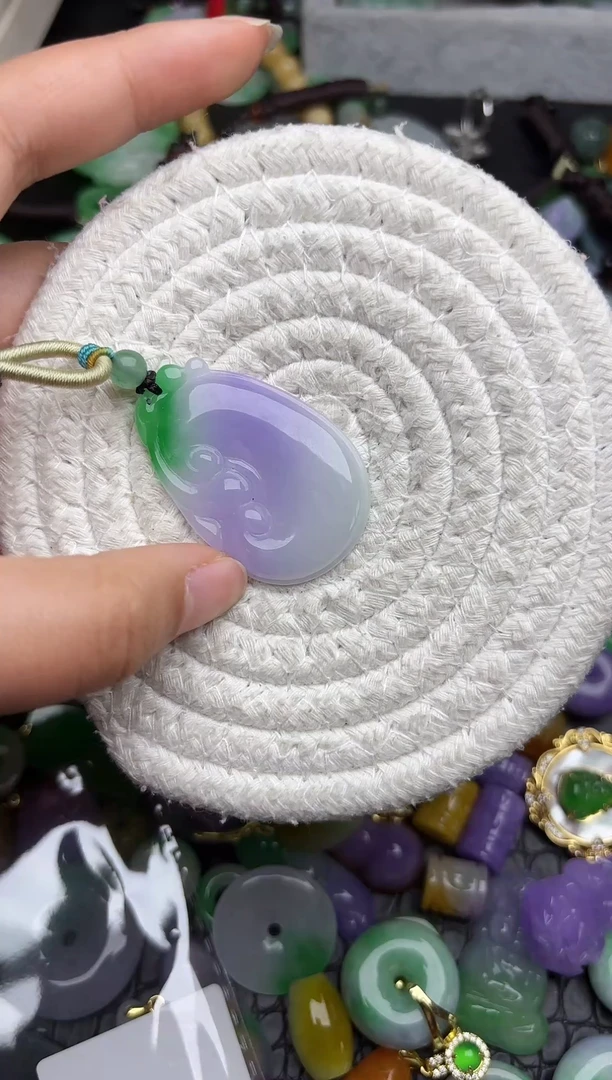 颈饰未镶嵌翡翠缅甸翡翠吊坠