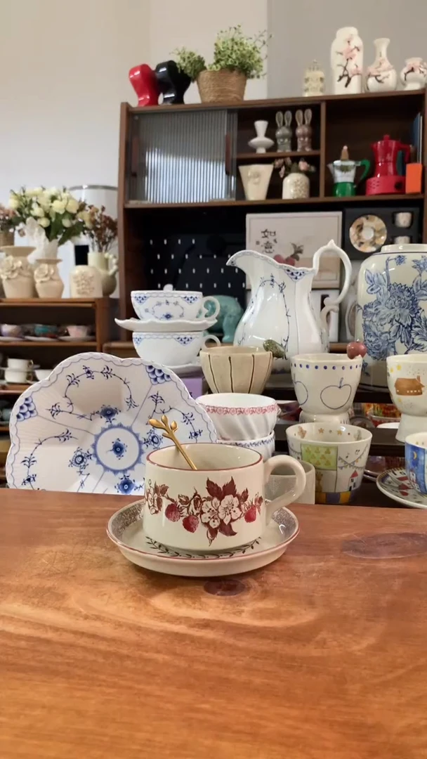 瓷红草莓杯碟 送勺