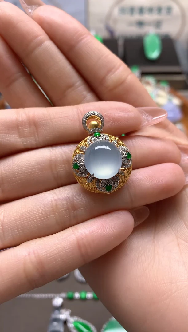 【闪购商品】翡翠吊坠(不含链)18K金镶嵌挂件