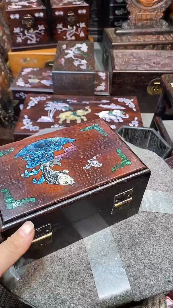 木木雕款盒子一个