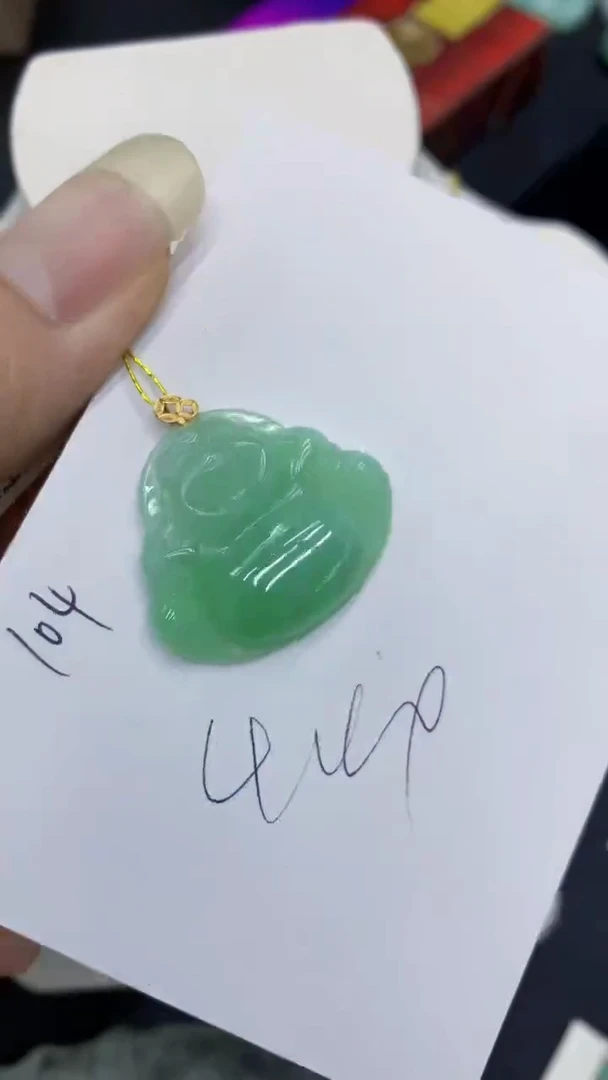 翡翠18K金镶嵌颈饰11111111111
