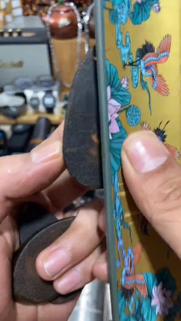 瓷片闪购商品  如图所示