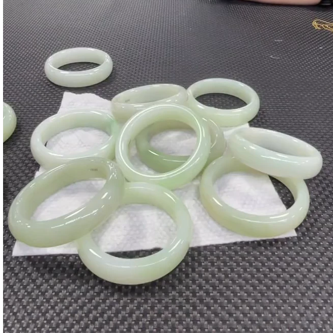 【老郑家】和田玉手镯一支(多样性发1件)