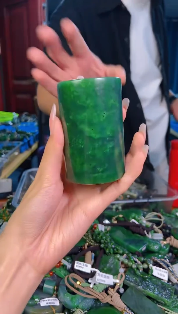 未镶嵌和田玉摆件1