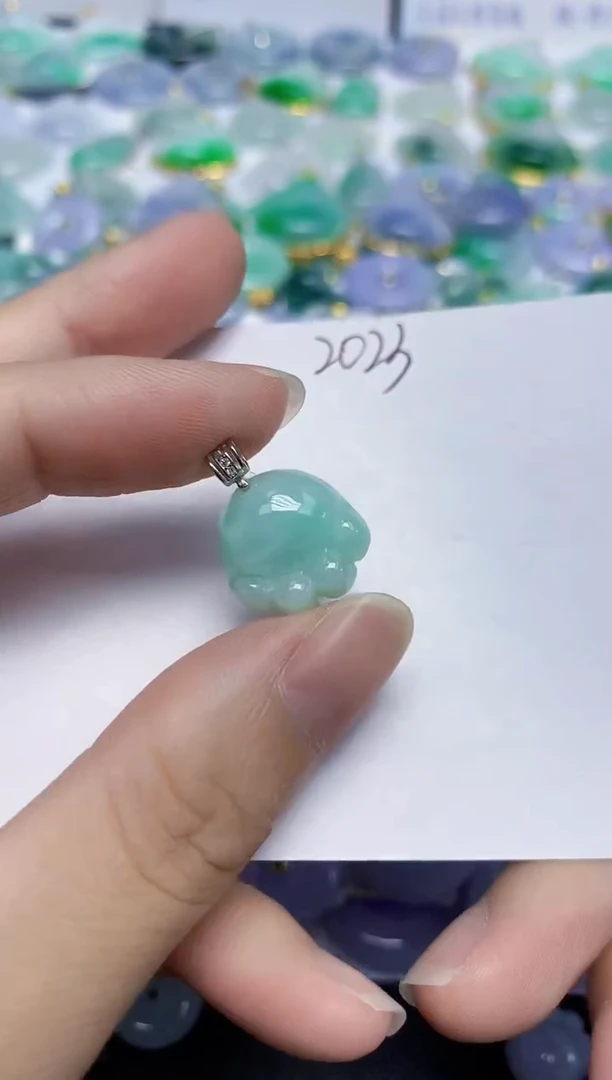 翡翠未镶嵌颈饰天然缅甸翡翠A货