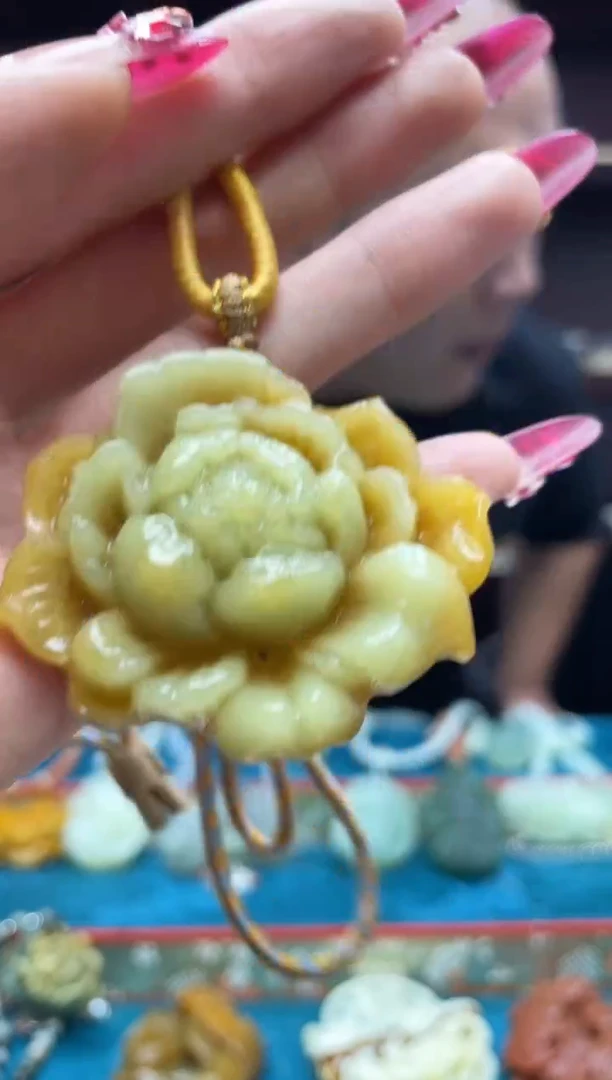 未镶嵌岫玉吊坠·