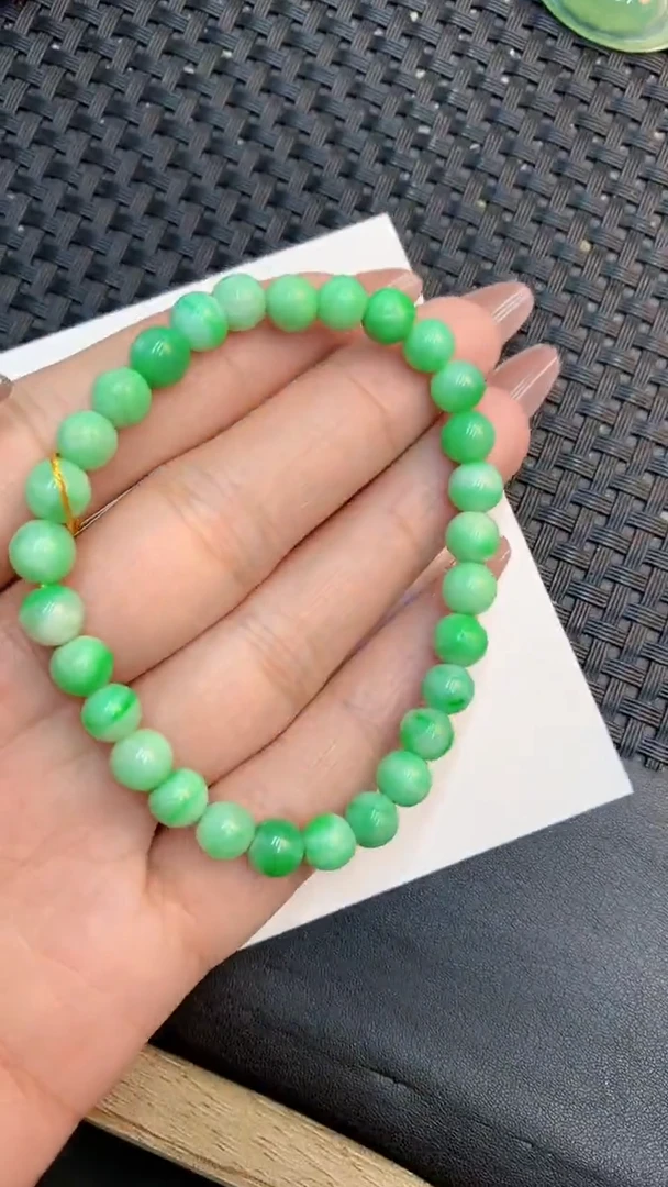 颈饰未镶嵌翡翠1