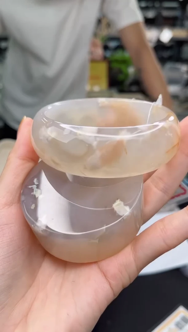 【闪购商品】石英质玉手镯未镶嵌64圈口（赠品镯心）3563083