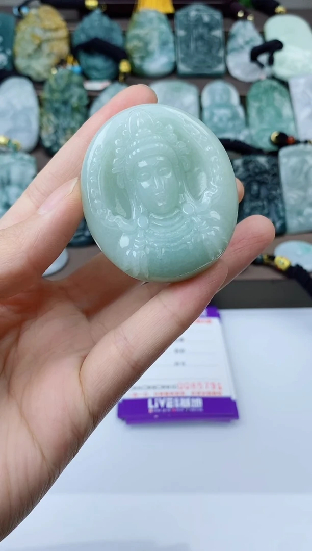 翡翠未镶嵌颈饰