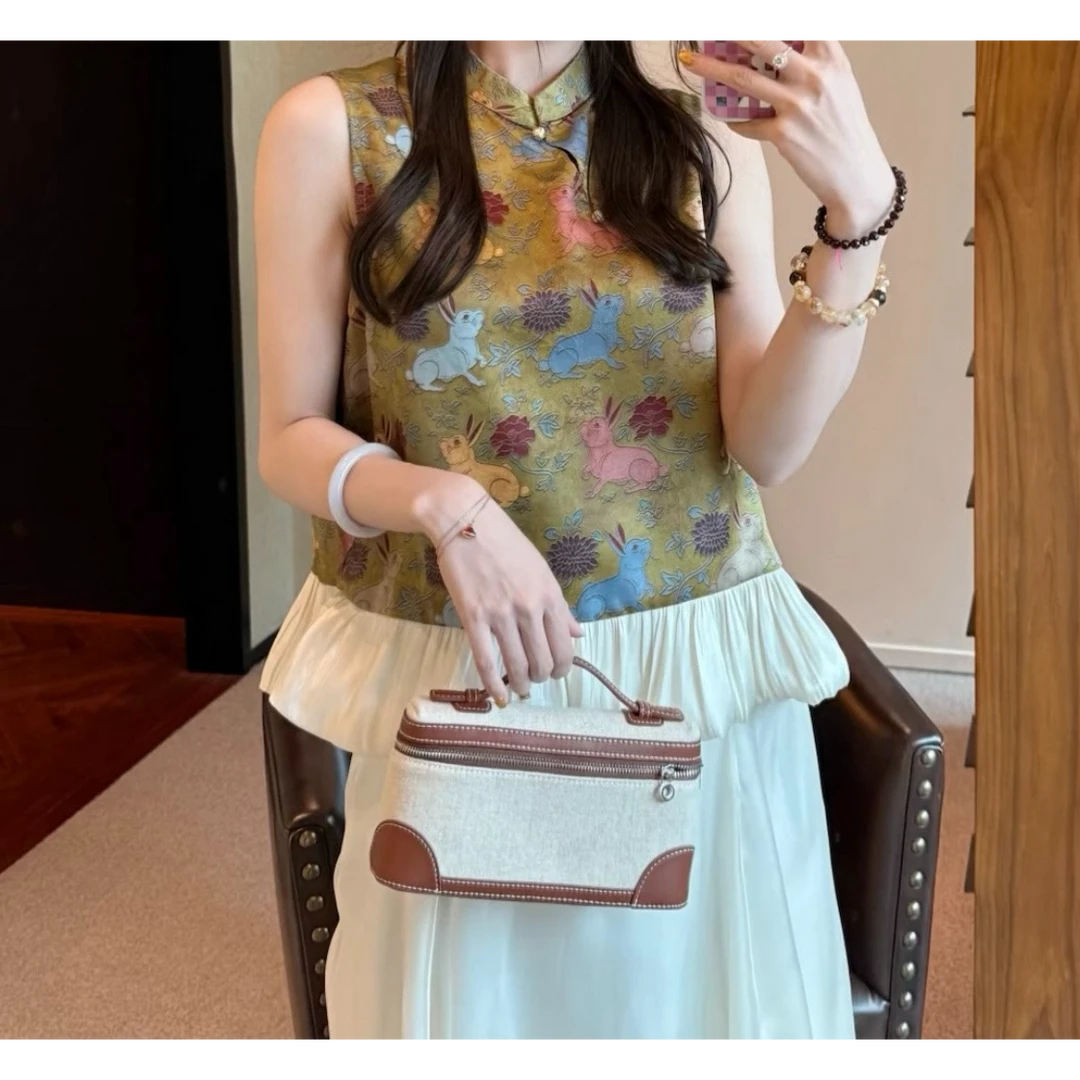 新中式立领玉兔缎面背心女2025夏季新款高级感国风花边斜襟上衣