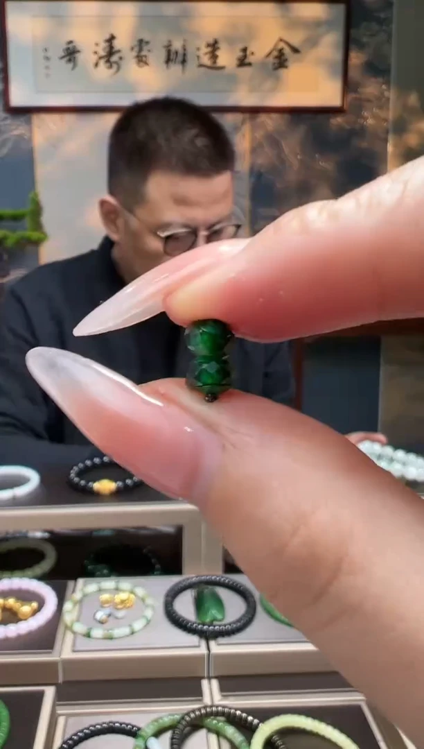 【闪购商品】合成立方氧化锆手链9K金镶嵌绿色