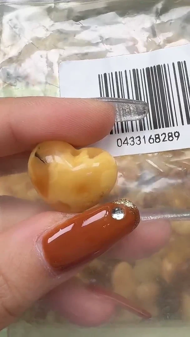 裸石琥珀未镶嵌如图