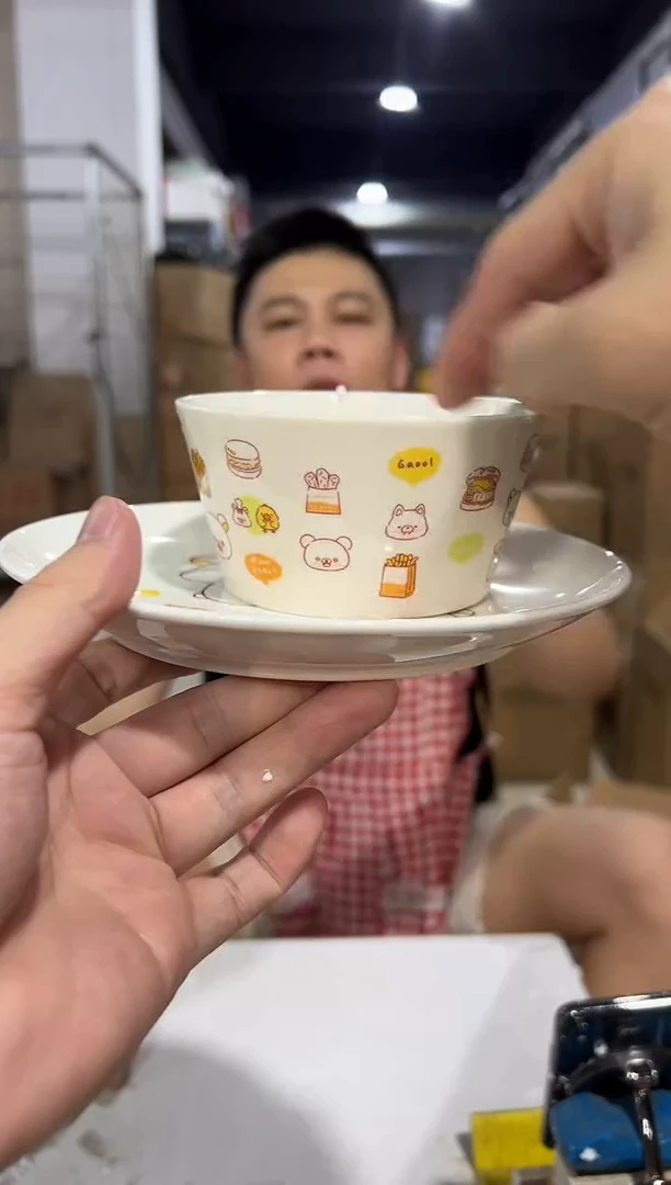 瓷片轻松熊一碗一盘