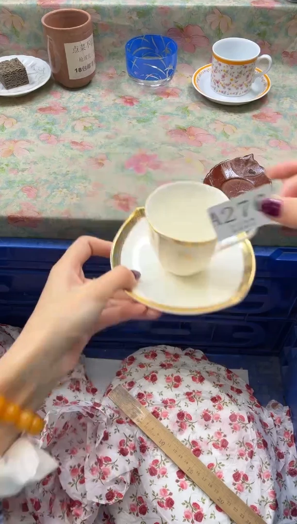 瓷片静*思       A276