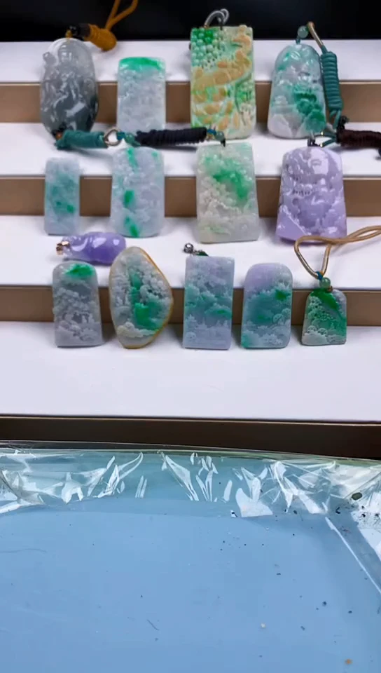 翡翠未镶嵌颈饰天然翡翠吊坠挂件