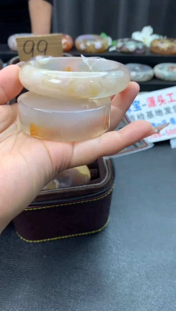 未镶嵌手镯石英质玉（59-60圈口）赠送镯心 无证书