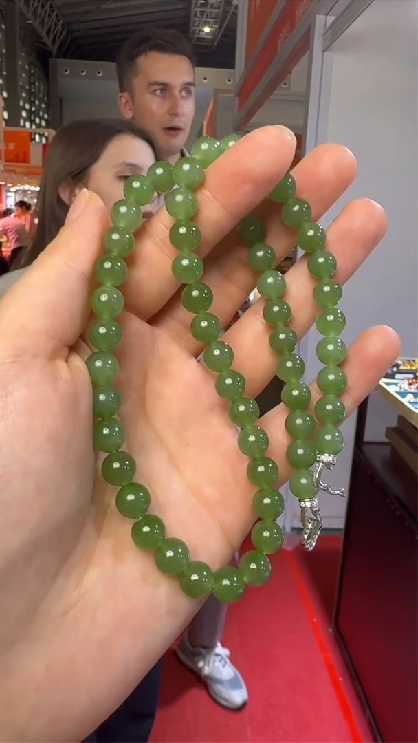 和田玉未镶嵌颈饰上海国际珠宝展假一罚十