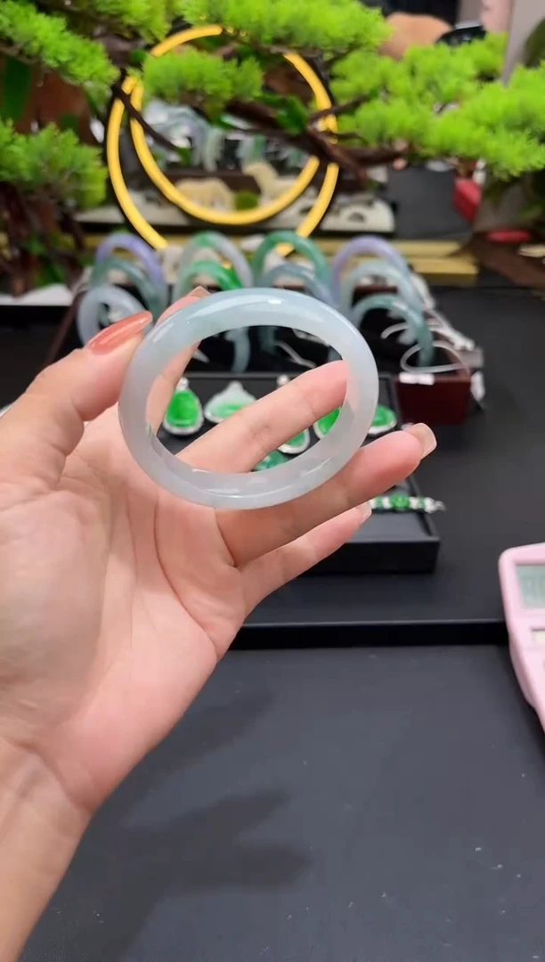 未镶嵌手镯翡翠手镯