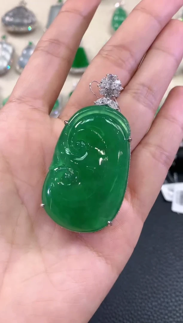 【闪购商品】翡翠吊坠(不含链)18K金镶嵌C46      
