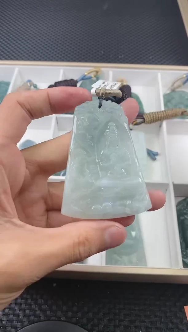 翡翠未镶嵌颈饰