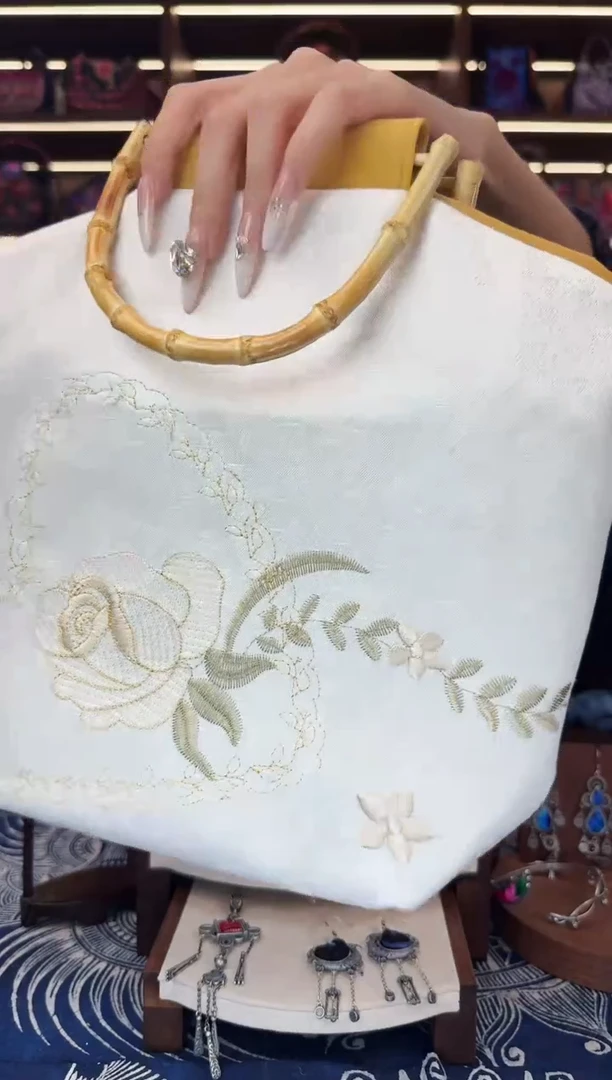 织绣L29黔东南苗族刺绣