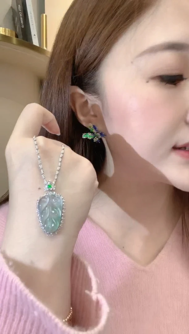 吊坠(不含链)18K金镶嵌翡翠b79