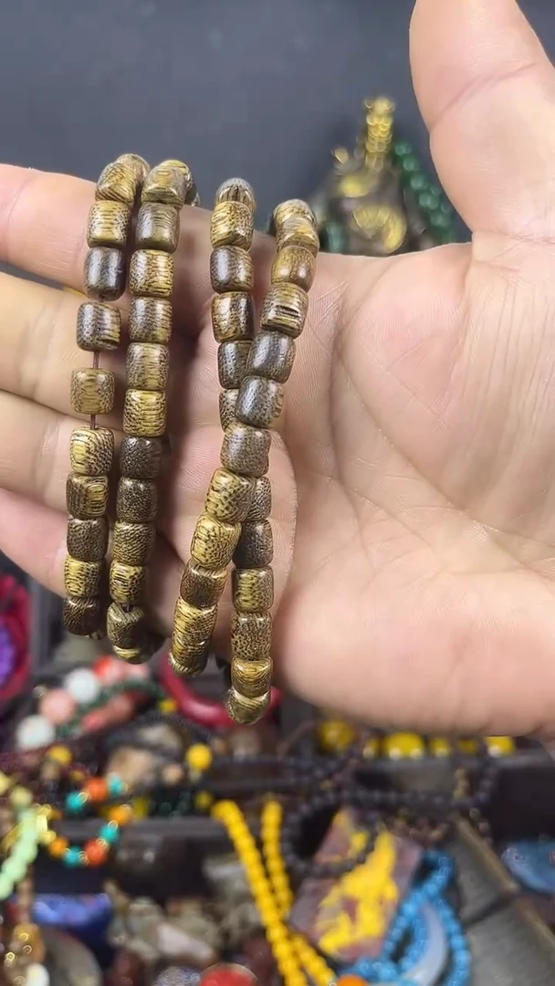 【闪购商品】木木雕吊坠...48579675