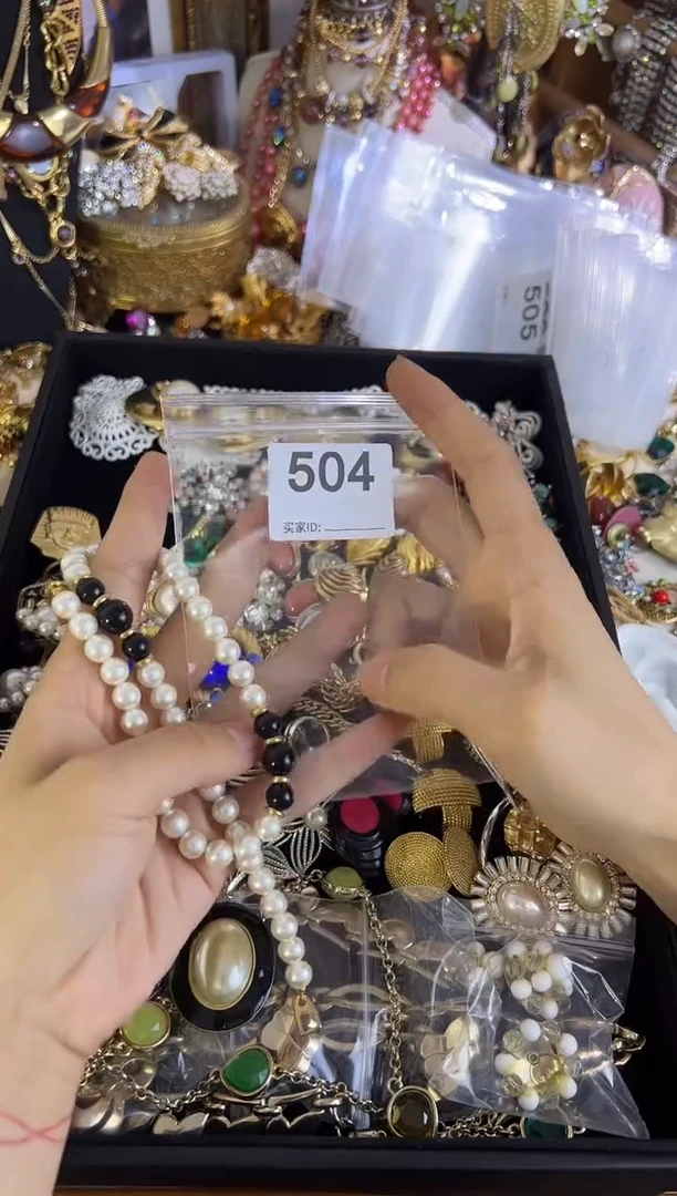 合金无铜合金504中古首饰都有瑕疵 请确认好成色尺寸在拍！