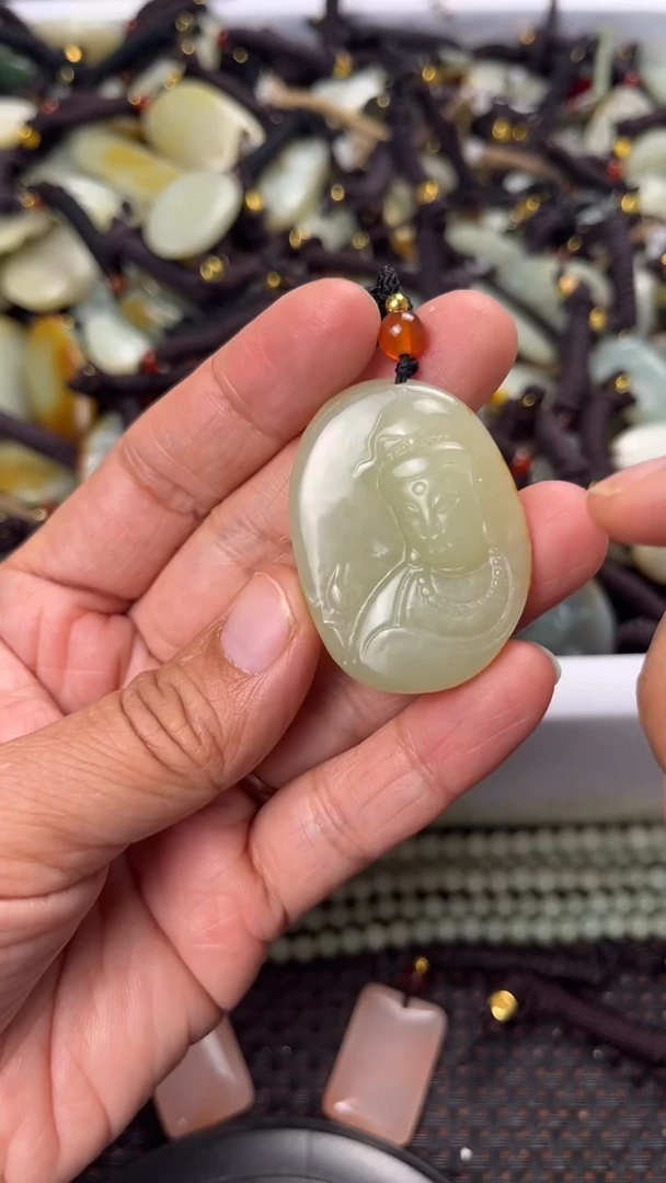 【闪购商品】和田玉颈饰未镶嵌多样性发货没有证书拍一发一有瑕