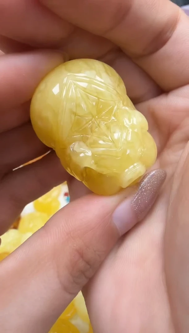 裸石琥珀未镶嵌如图