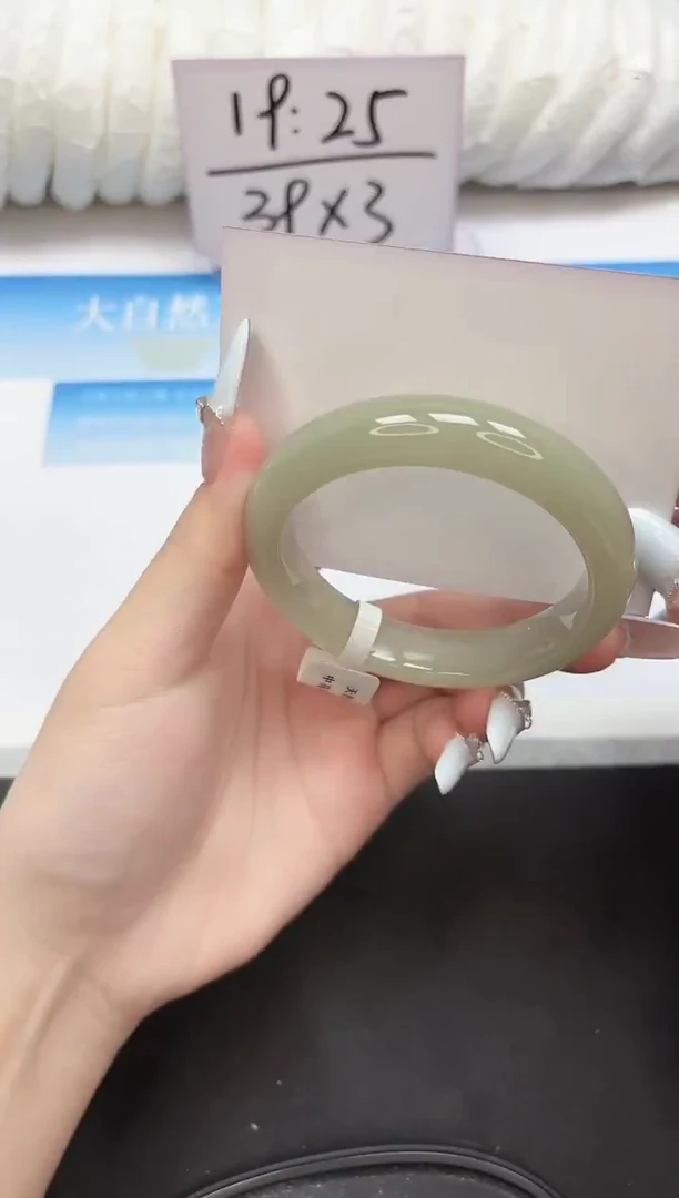 未镶嵌手镯石英质玉36-55.2