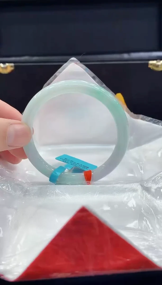 未镶嵌手镯翡翠翡翠手镯