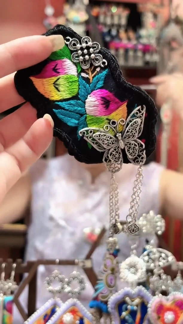 织绣云织谣民族风精美饰品 58