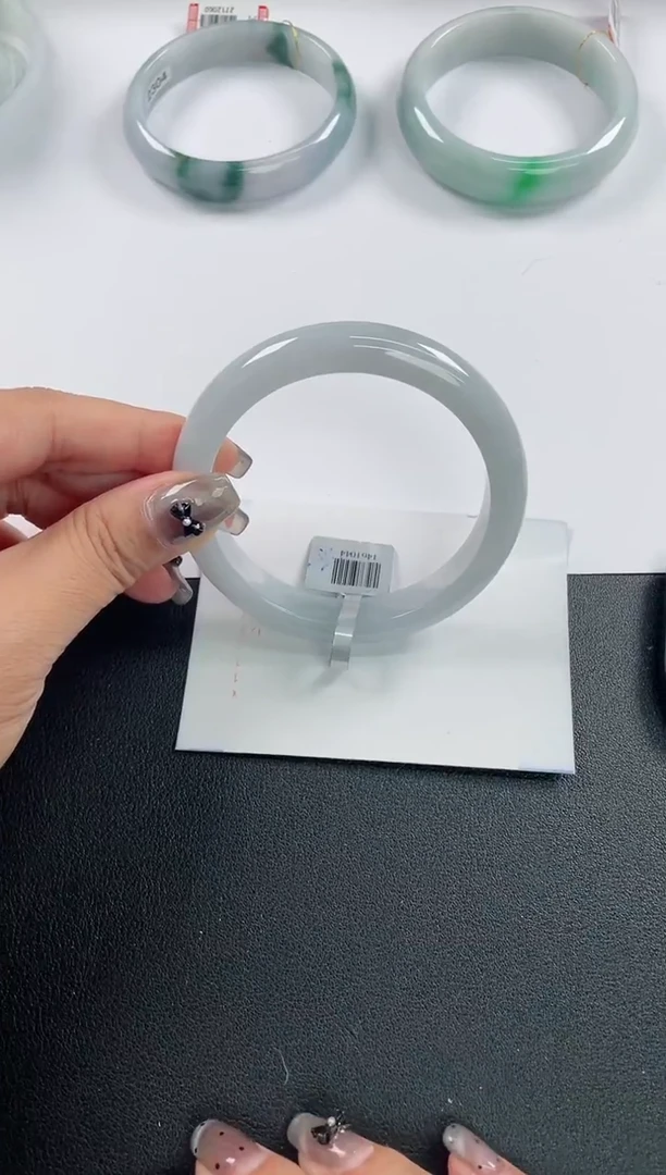 未镶嵌手镯翡翠基地发货H8989