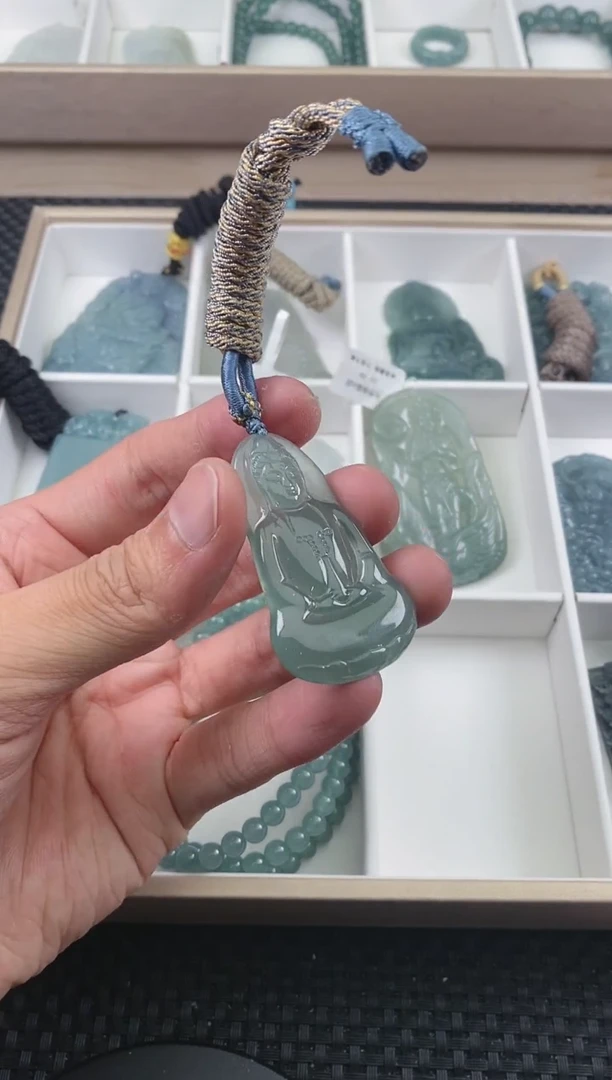 翡翠未镶嵌颈饰