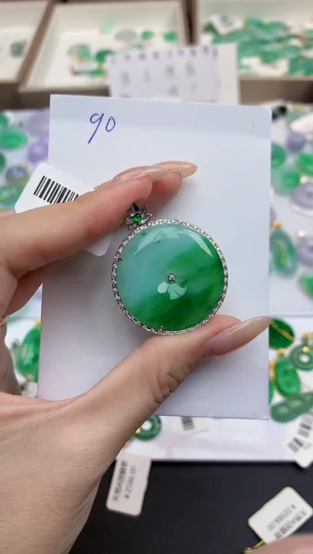 颈饰18K金镶嵌翡翠天然缅甸A货翡翠