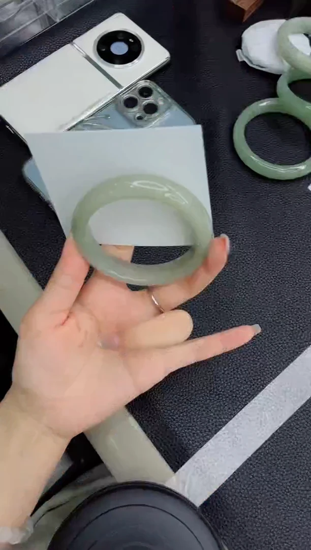 石英质玉手镯未镶嵌143-57